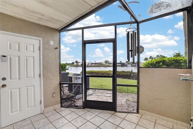 Building Photo - 1028 Apollo Beach Blvd