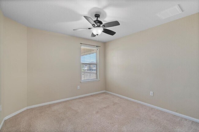Building Photo - 105 Checkerspot Ct