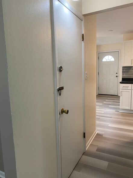 Building Photo - 3821 Park Ave