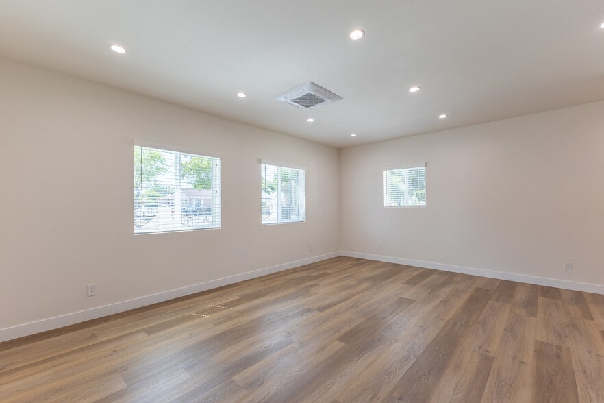 Building Photo - 10344 Dempsey Ave