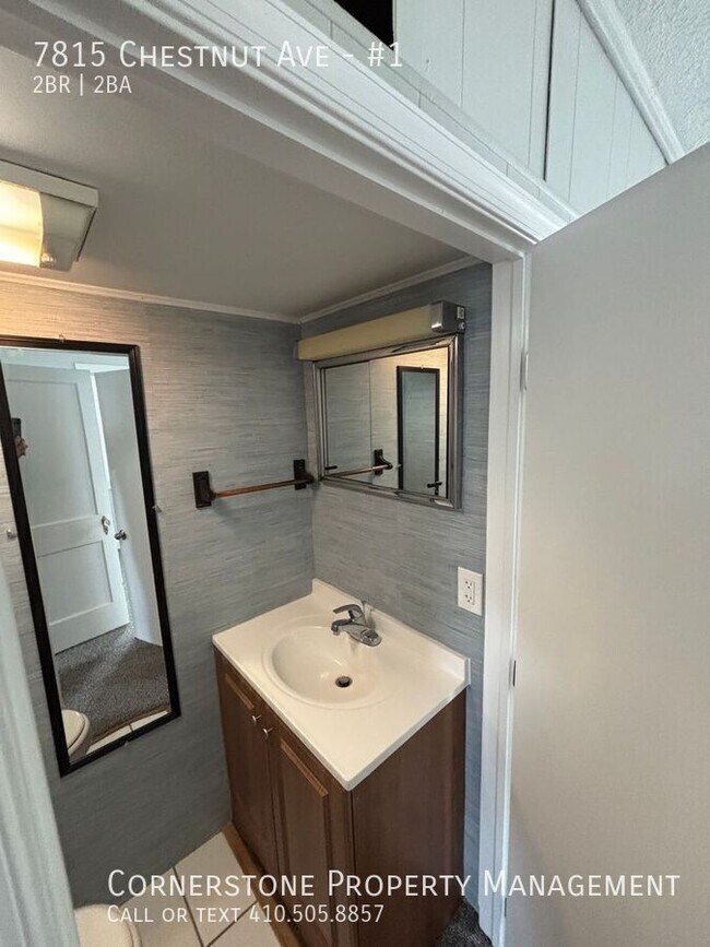 Building Photo - 7815 Chestnut Ave