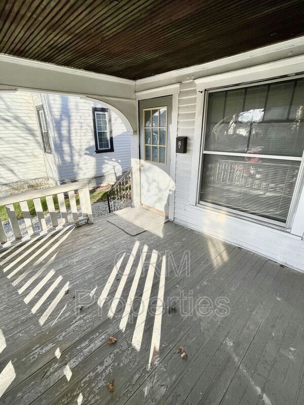 Primary Photo - 738 S Washington St