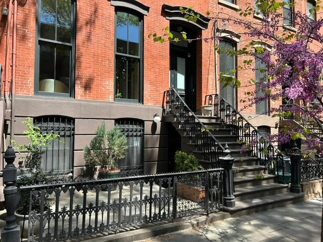 Building Photo - 100 Mercer St