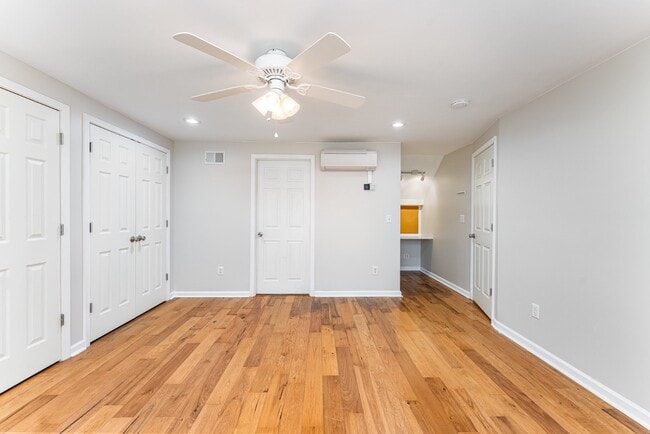 Building Photo - 306 Crosscut Dr