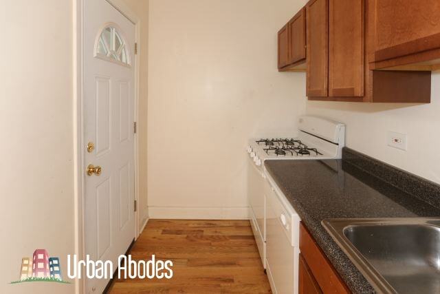 Building Photo - 625 W Cornelia Ave