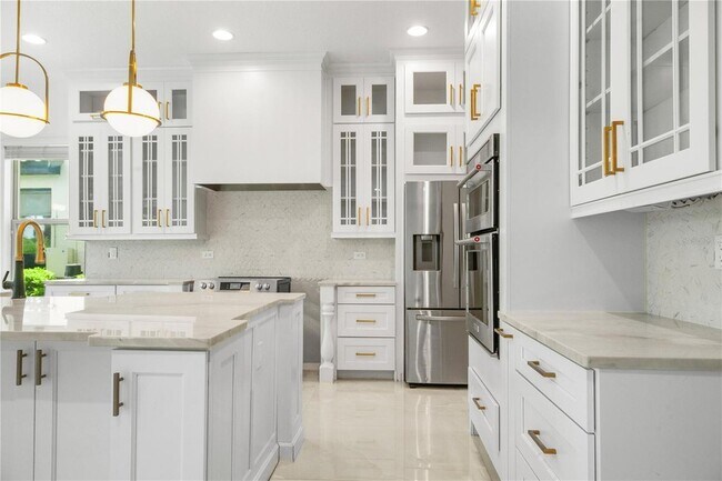 Building Photo - 8394 Lookout Pointe Dr