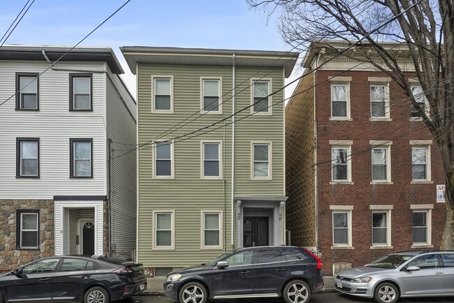 Building Photo - 13 Fulkerson St