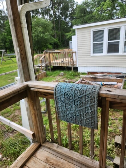Small porch of kitchen - 246 King Dr