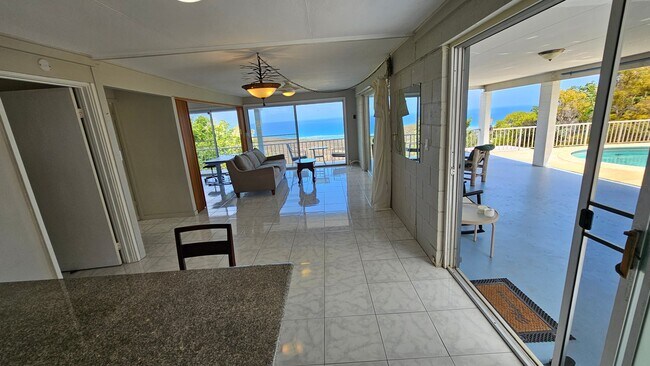 Building Photo - 1827 Halekoa Dr