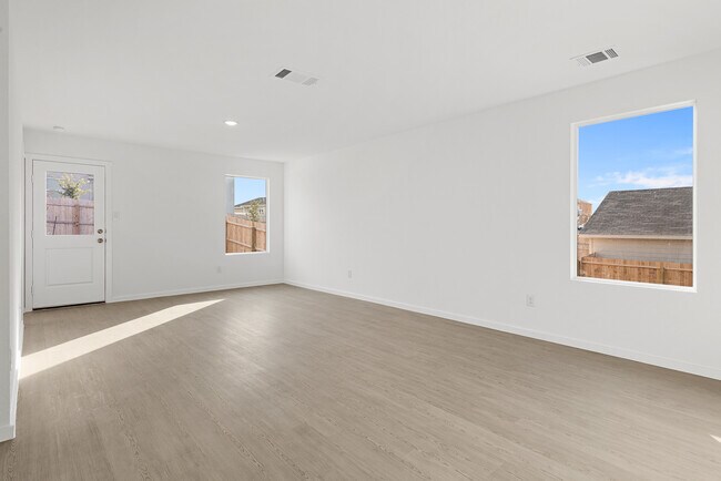 Building Photo - 3415 Rock Ml Dm