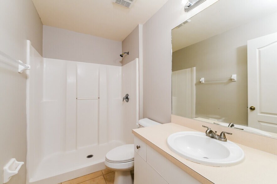 Building Photo - 1144 SW 6th Terrace