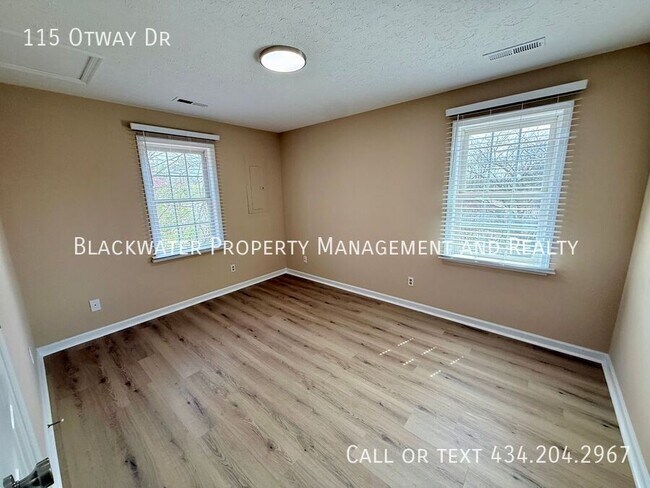 Building Photo - 115 Otway Dr