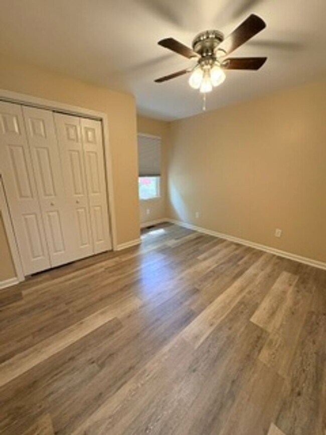 Building Photo - Totally Renovated Bungalow Located in Quiet Neighborhood Yet Close to Everything!