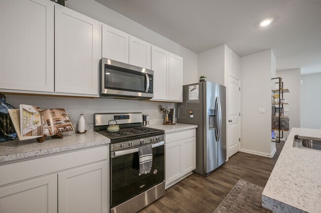 Building Photo - 193 Currant Cir