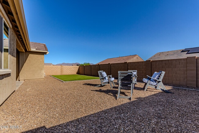 Building Photo - 18455 W Sandlewood Dr