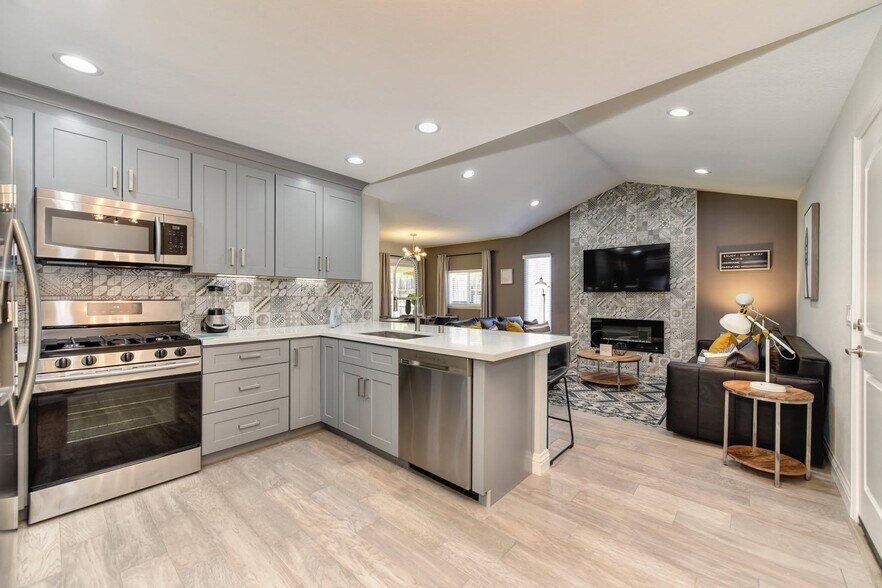 Building Photo - 7101 Stanford Oak Dr
