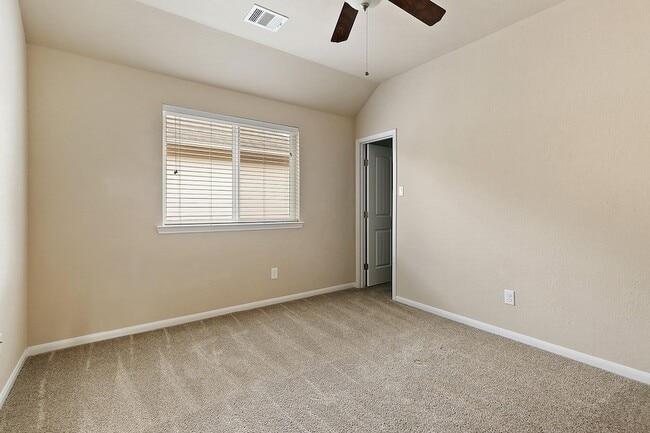 Building Photo - 26315 Cedar Pine Dr