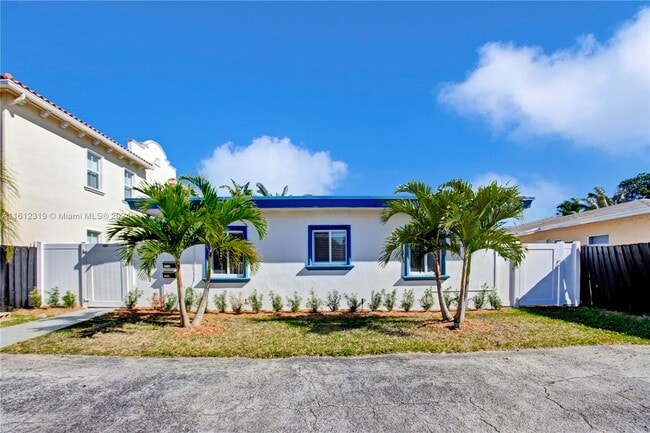 Primary Photo - 1104 NE 16th Ave