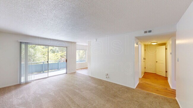 Building Photo - 827 Las Gallinas Ave
