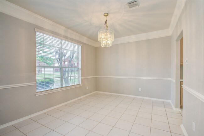 Building Photo - 411 Green Stone Ct