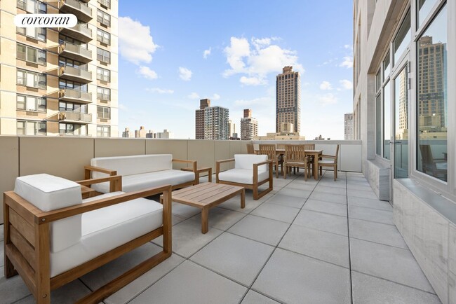 Building Photo - 300 E 83rd St