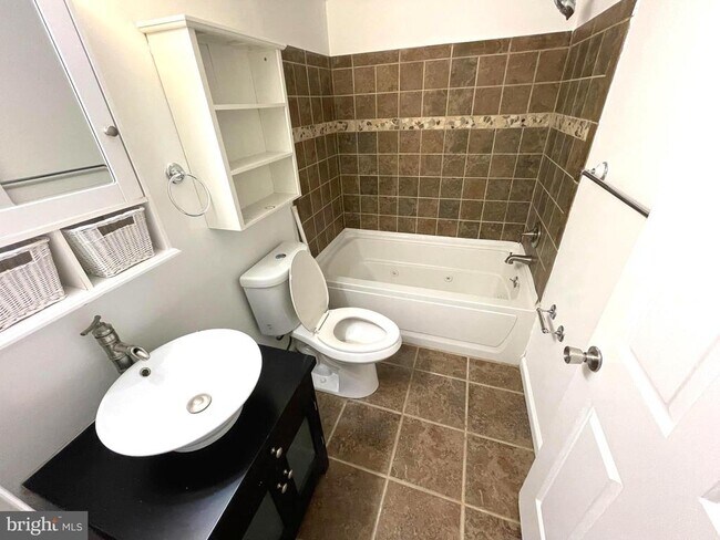 Building Photo - 62 Le Forge Ct