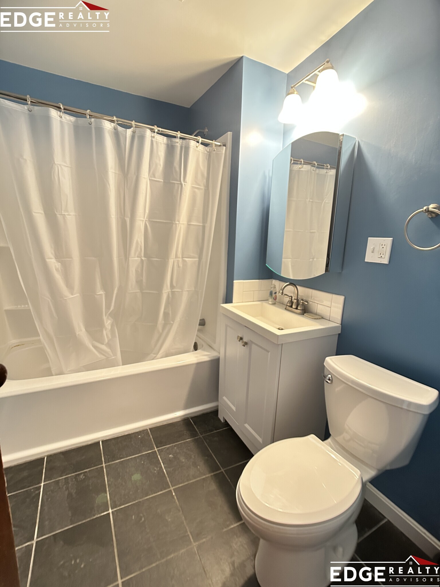 Building Photo - 17 Laurel St