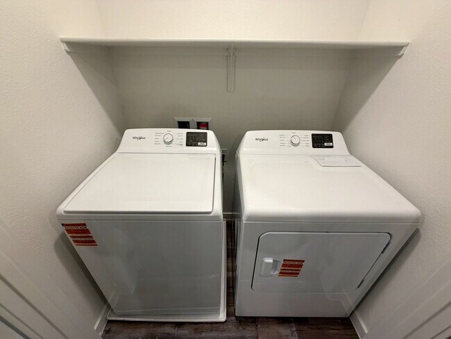Building Photo - 2026 BRAND NEW 3 BED 2.5 BATH 2 CAR GARAGE TOWNHOUSE W/ LOFT, SOFTENER, RO FILTER, EV CHARGER & O...