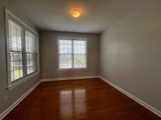 Building Photo - 1262 Greensview Cir