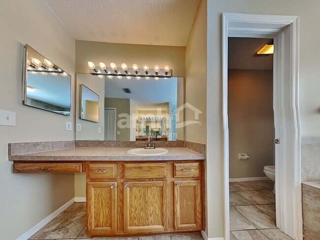 Building Photo - 27602 Sky Lake Cir