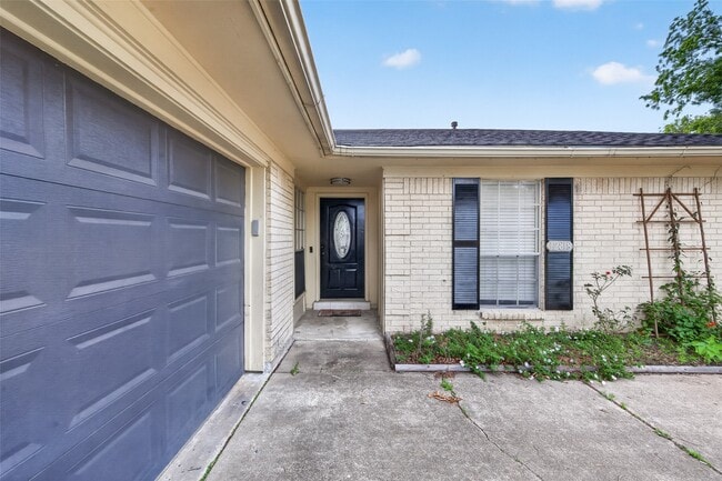 Building Photo - 12818 Westella Dr