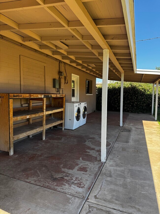 Building Photo - 2211 N 50th Dr
