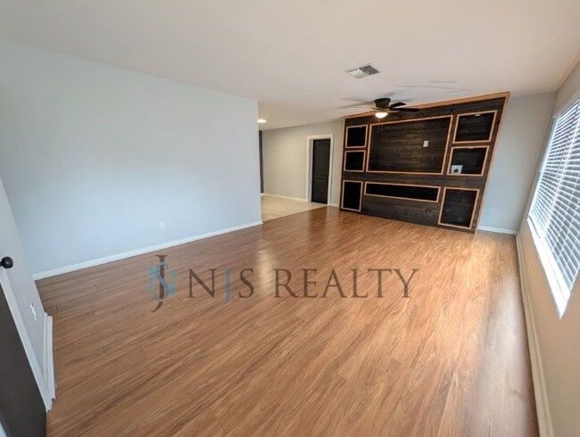 Building Photo - Just Reduced!!  POOL!! Beautiful 4/2/2 home with a POOL, 1700 Sq. Ft. with fenced yard, TONS of r...