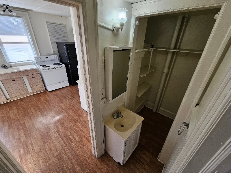 Building Photo - 534 N Plum St