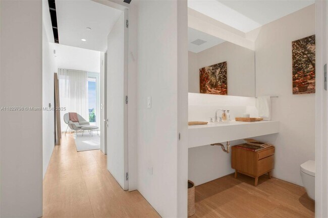 Building Photo - 9111 Collins Ave