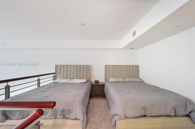 Building Photo - 41 SE 5th St