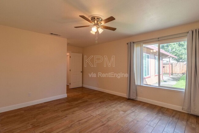 Building Photo - 2414 Shropshire Dr