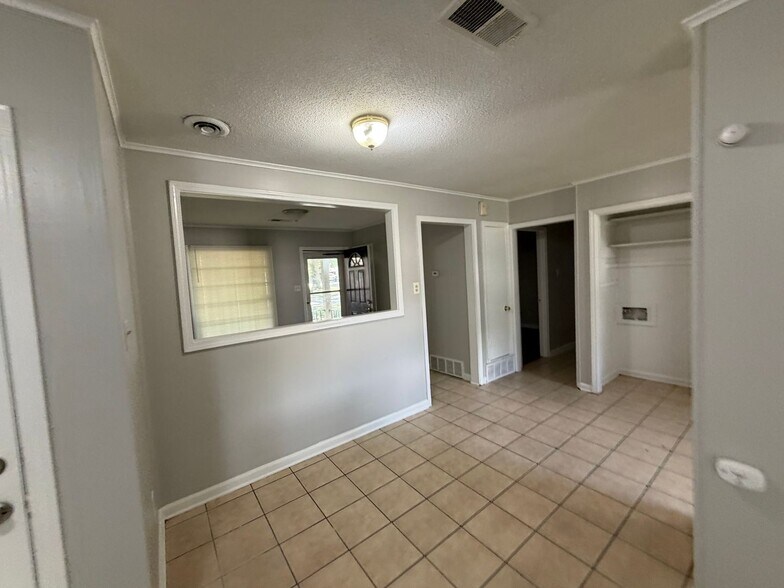 Building Photo - 2780 Birchfield Cove