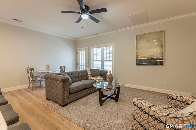 Building Photo - 7 Loomis Rd