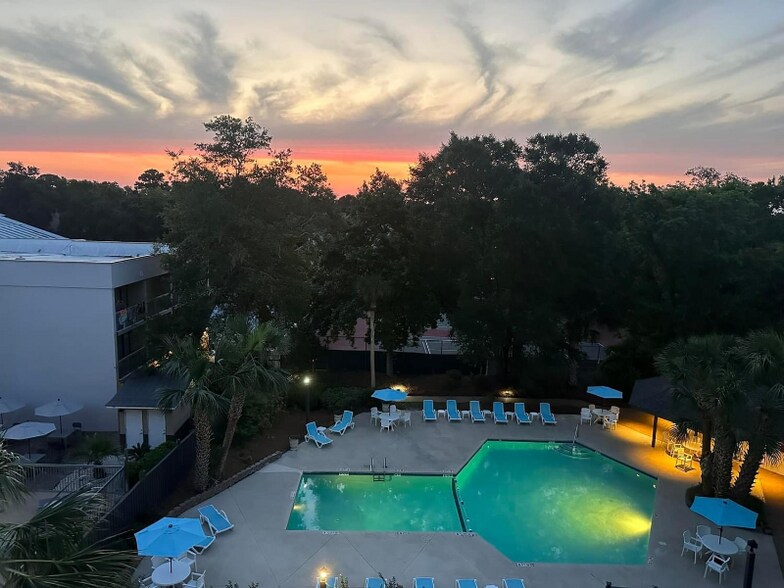 Building Photo - 10 Lemoyne Ave