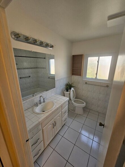 Building Photo - 5091 Quail Cir