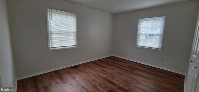 Building Photo - 10 Gardenbrook Ln