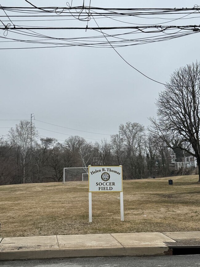 Building Photo - 720 Pine St