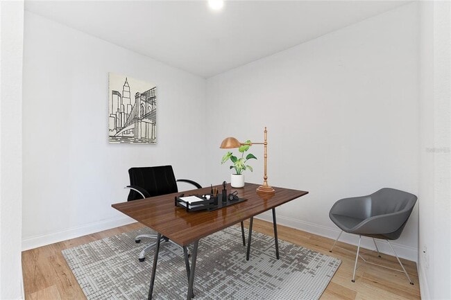 Building Photo - 750 4th Ave S