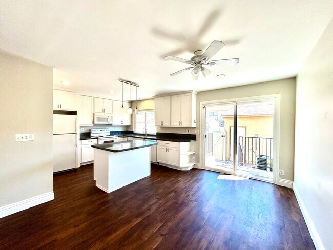 Building Photo - Completely Remodeled 3 Bedroom in La Mesa!! Water/Trash Included