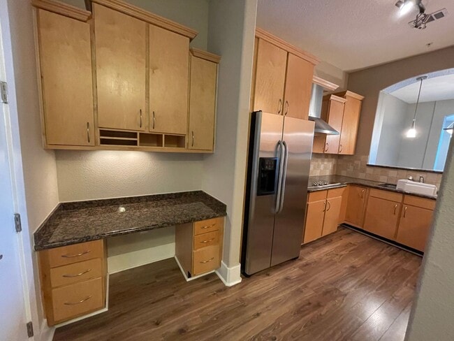 Building Photo - Spectacular 1-Bed/1-Bath w/ Office and STO...