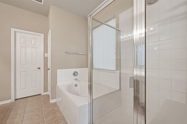 Building Photo - 4623 Russett Ln