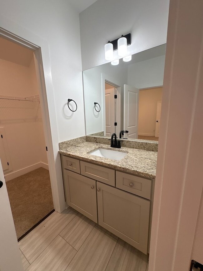 Building Photo - Beautiful New Construction Townhome in She...