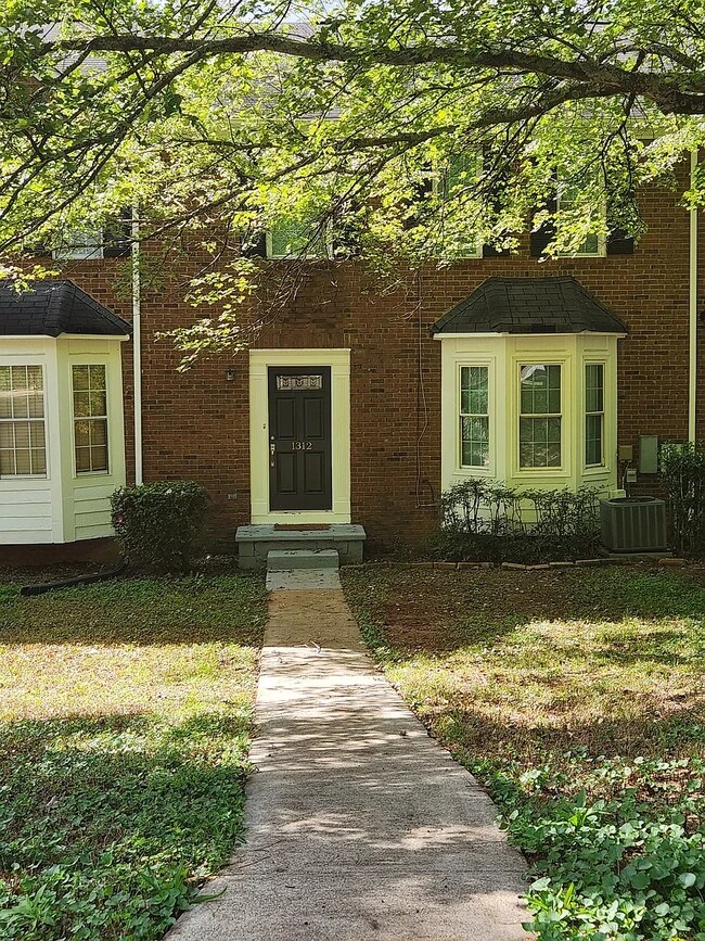 Primary Photo - 1312 Warsaw Rd