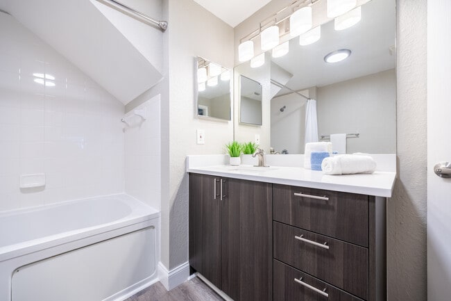 Building Photo - 2620 Lodi Cir